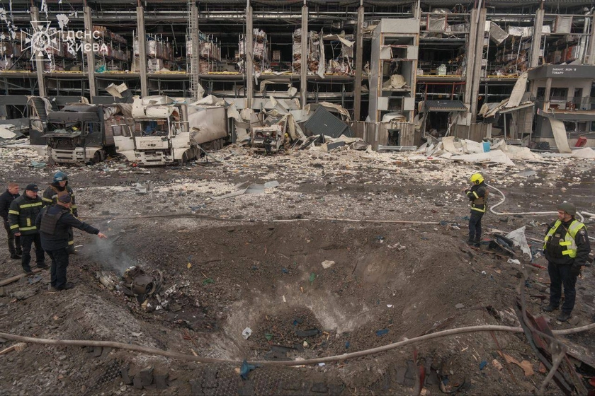 Russia Slams Kyiv, Chornomorsk Port in Overnight Strikes, Damaging Key Facilities and Killing Workers