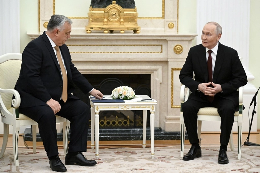 Орбан кидає виклик ЄС, обіцяючи Путіну продовжувати купувати російську нафту