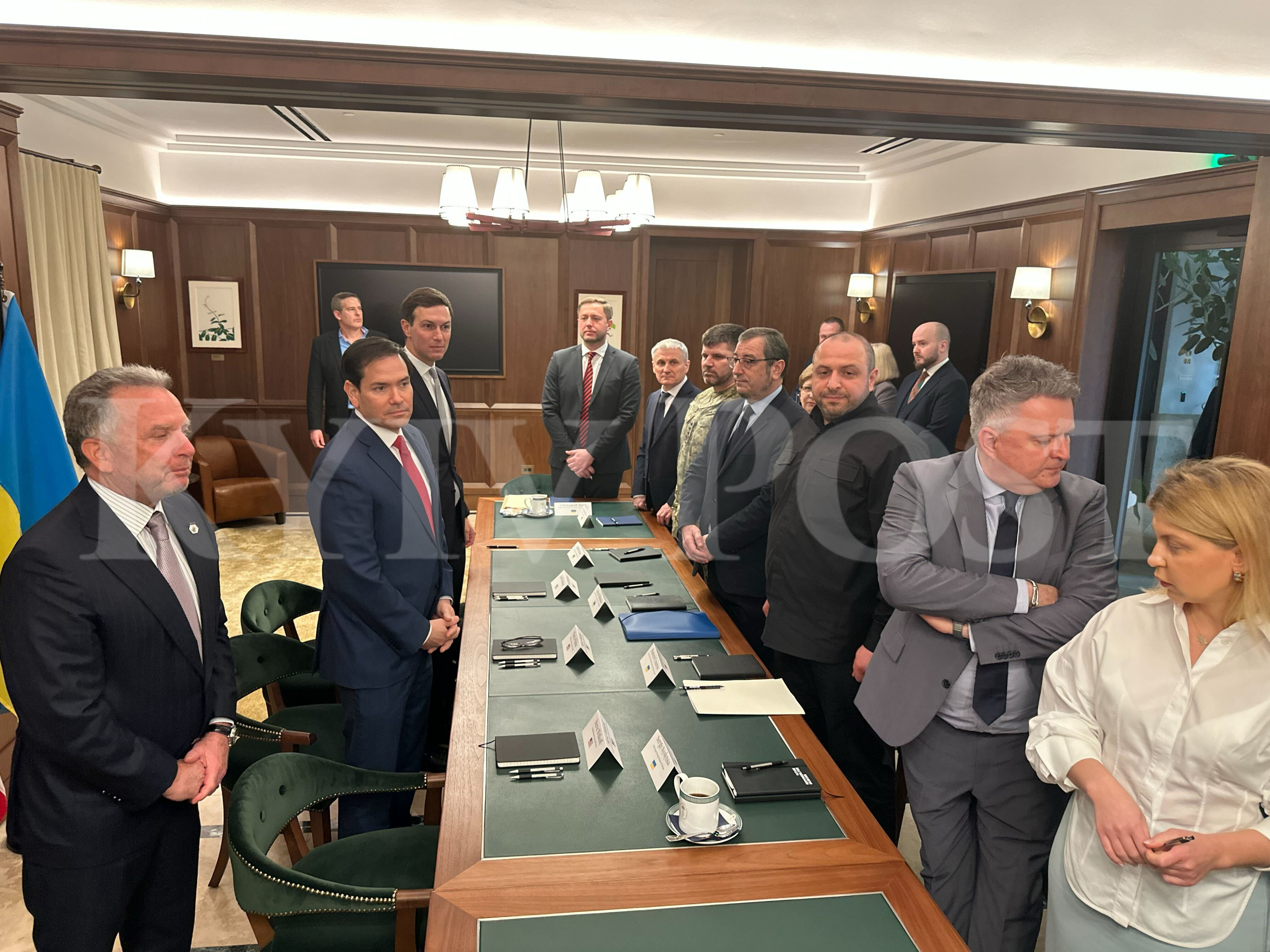 Ukrainian Officials Kick Off High-Stakes US Negotiations in Florida