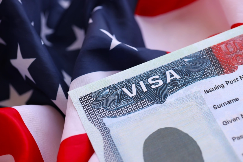 У США призупинено грін-карти для сотень тисяч біженців, в тому числі українців