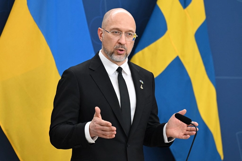 Shmyhal Says Ukraine Needs €5.4 Billion to Prepare Energy Grid for Winter