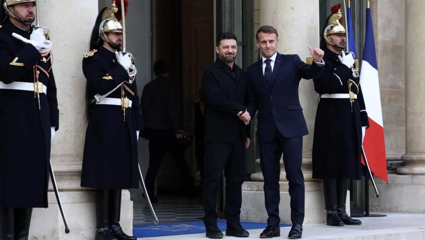 Зеленський прибув до Єлисейського палацу для переговорів з Макроном