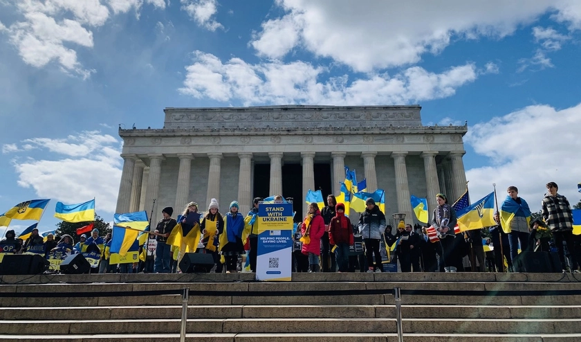 Тисячі українців у США можуть втратити роботу через американську бюрократію