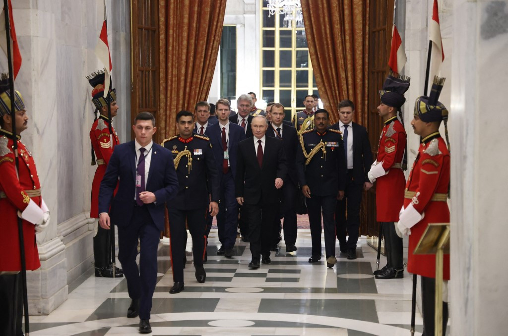 Putin Leaves Modi ‘Ready to Work Shoulder to Shoulder’ After State Visit to India