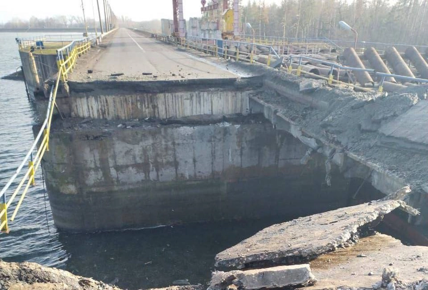 Окупанти вдарили по греблі Печенізького водосховища на Харківщині