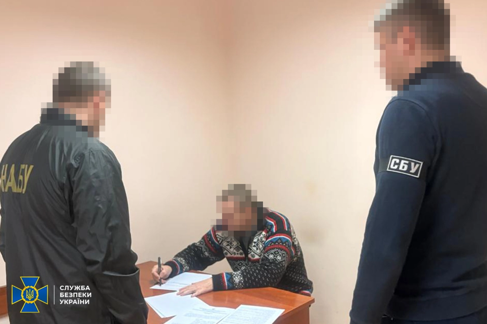 SBU and NABU Uncover Factory Leadership Embezzling Funds for Tank Armor Purchases