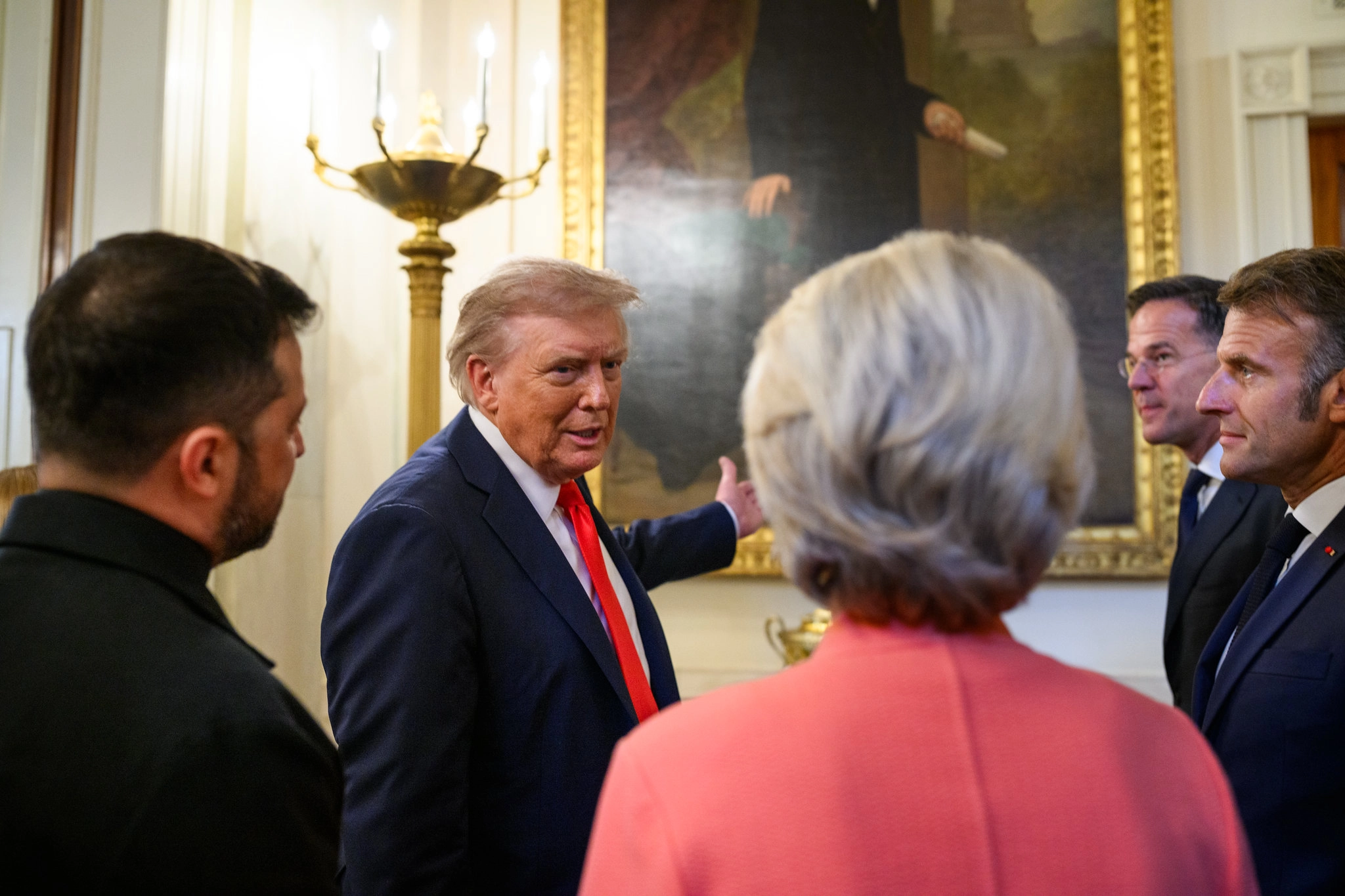 Мирні переговори: Європа метушиться, а Трамп хоче швидко укласти угоду