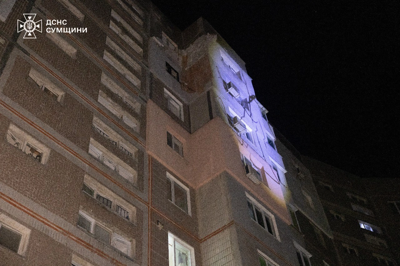 Russian Drone Smashes Into Sumy Apartment Building as Moscow Strikes 2 More Regions