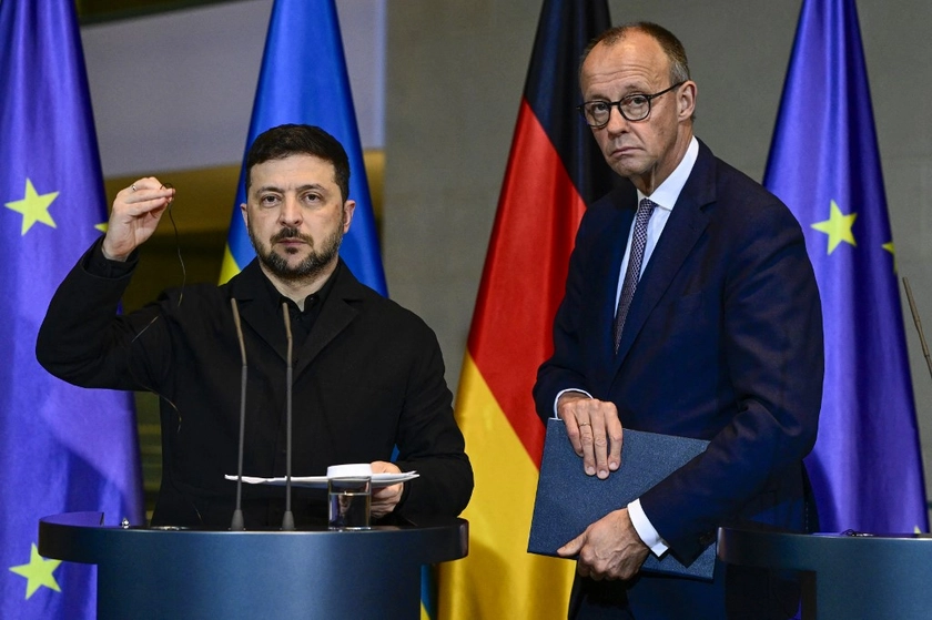 Zelensky, Merz Welcome US Security Guarantees as Berlin Talks Continue