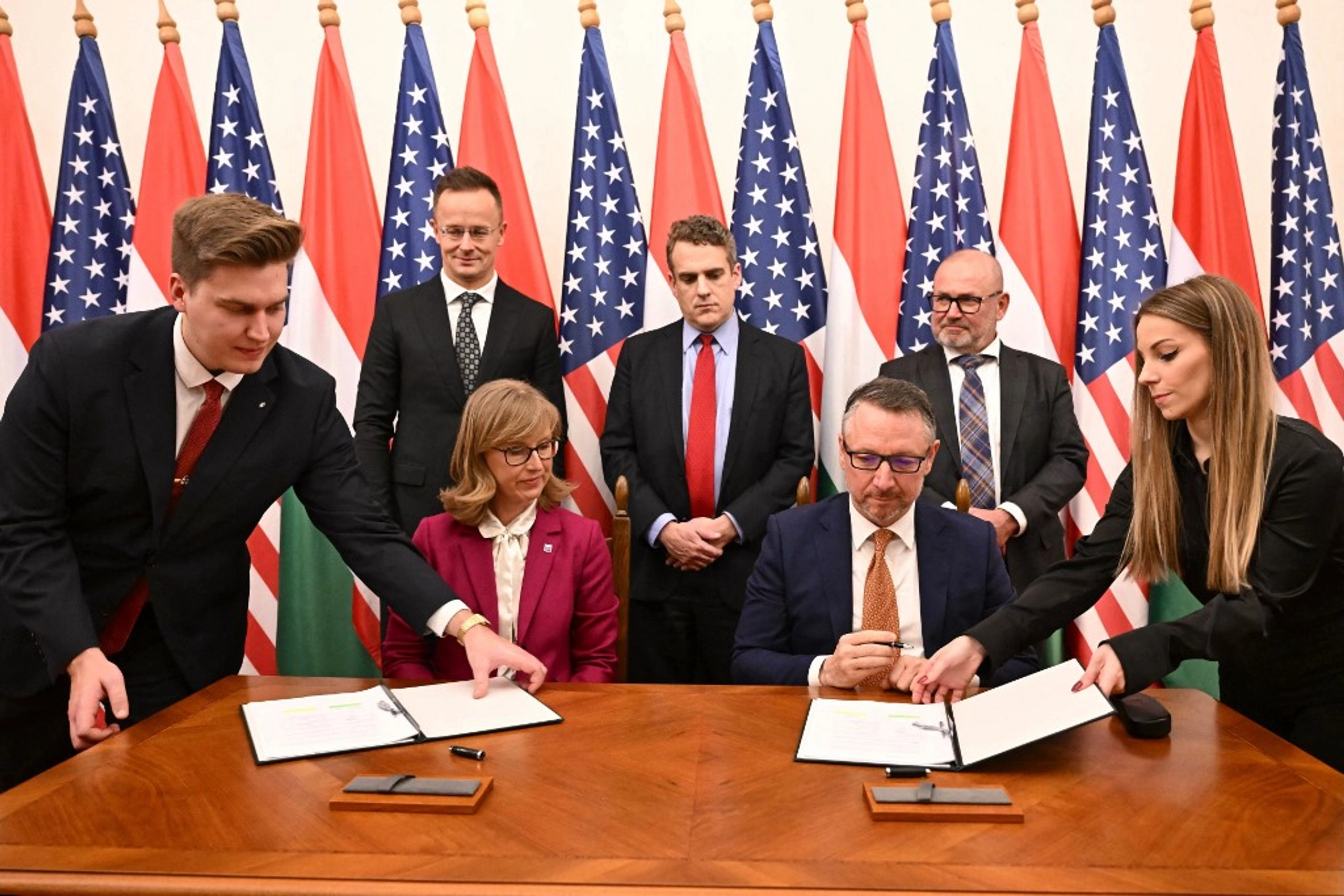 Russia Energy Ally Hungary Signs 5-Year US Gas Supply Agreement