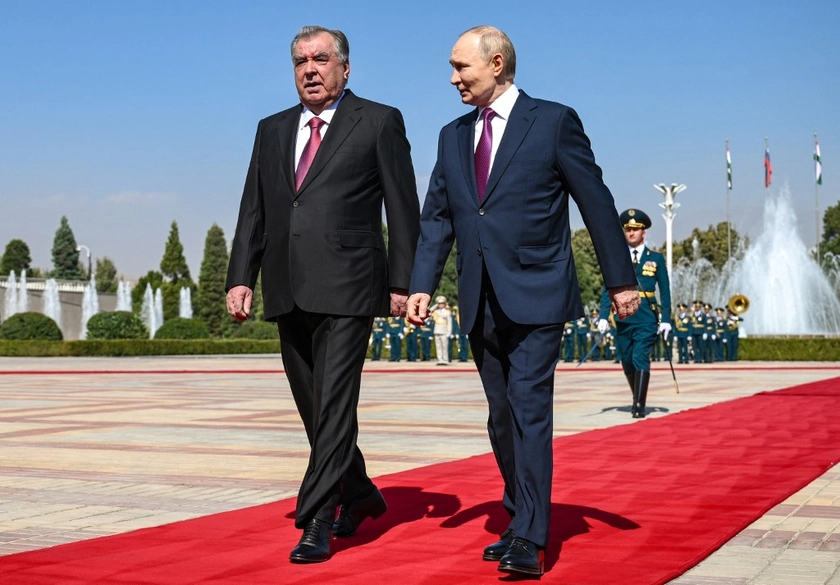‘Thorny Issues’ – Kyiv, Moscow and Washington No Closer on Donbas Deal