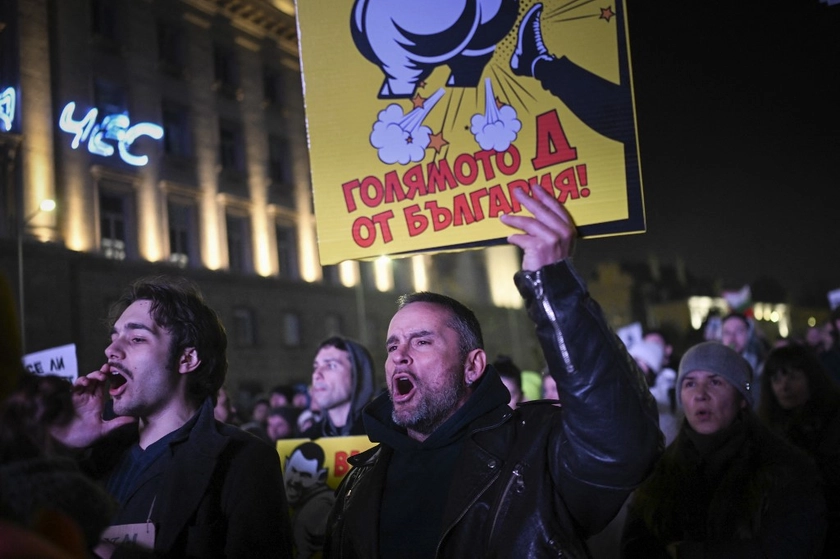 У Болгарії тисячі людей знову вийшли на антиурядові протести