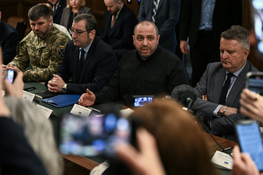 Ukraine Continues Peace Talks in France, Another US Meeting Expected