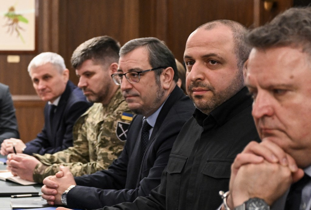 Ukraine Names 10-Member Delegation for Peace Talks With US and Russia