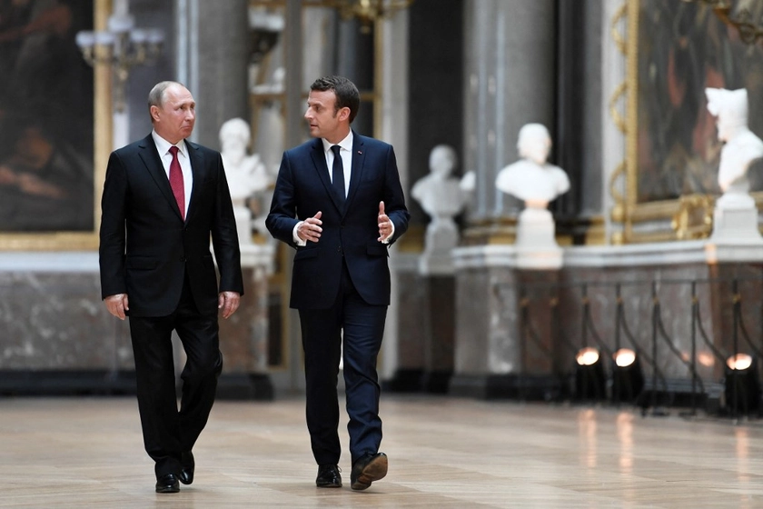 У Кремлі заявили, що Путін готовий говорити з Макроном