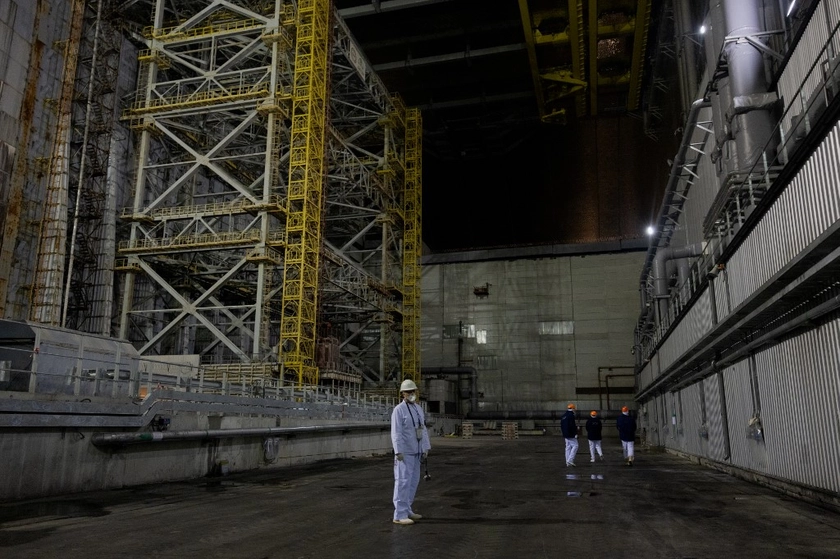 Russian Strike Could Collapse Chornobyl Shelter: Plant Director