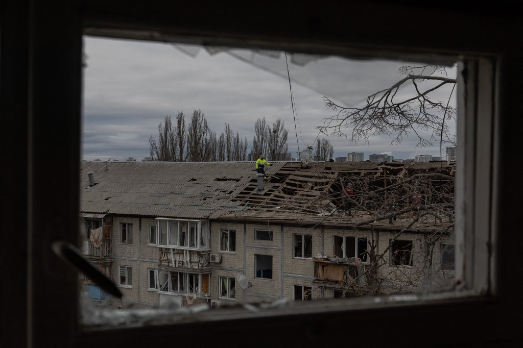 3 Killed, Including a 4-Year-Old, as Russia Strikes Ukraine’s Energy Grid Ahead of Christmas