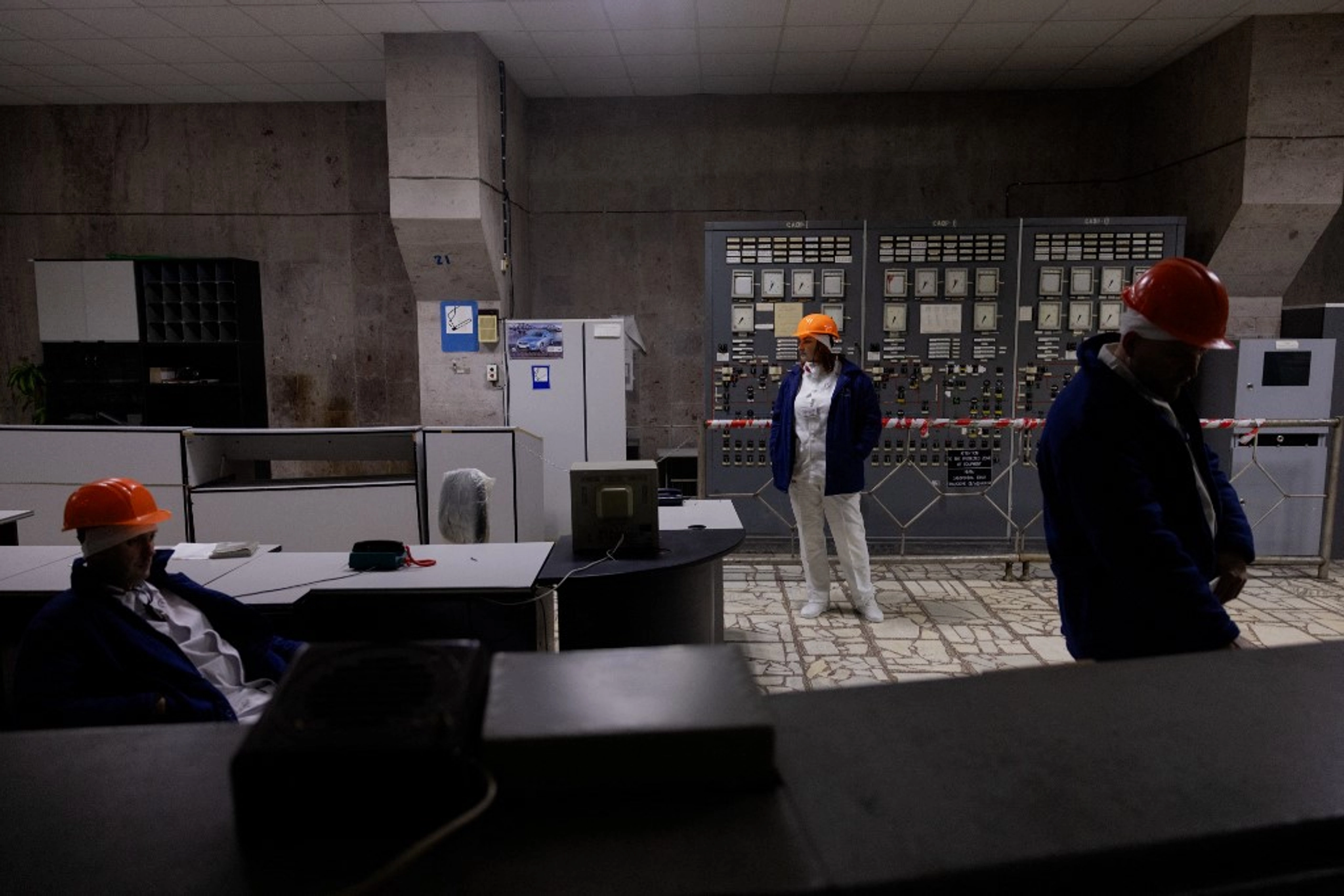 Inside Chornobyl, Ukraine Scrambles to Repair Radiation Shield