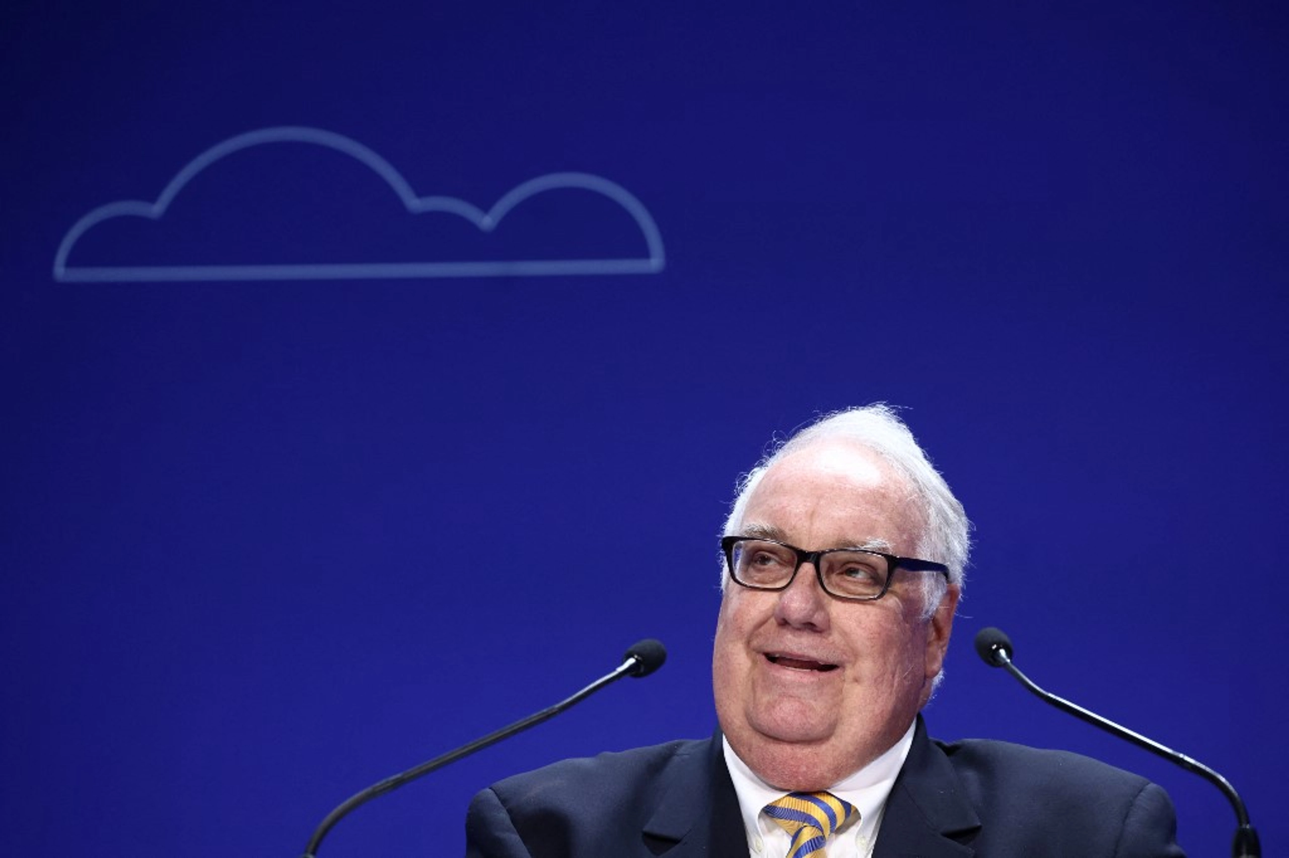 Heir to Buffett Fortune Joins Ukrainian Police in Evacuation Efforts, Donates Armored Vehicles