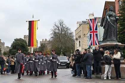 Britain, Germany Sign $70 Million Joint Deal For Mobile Artillery Systems