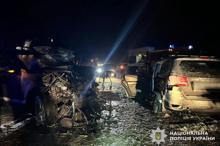 На Київщині маршрутка протаранила авто: є загиблий і постраждалі