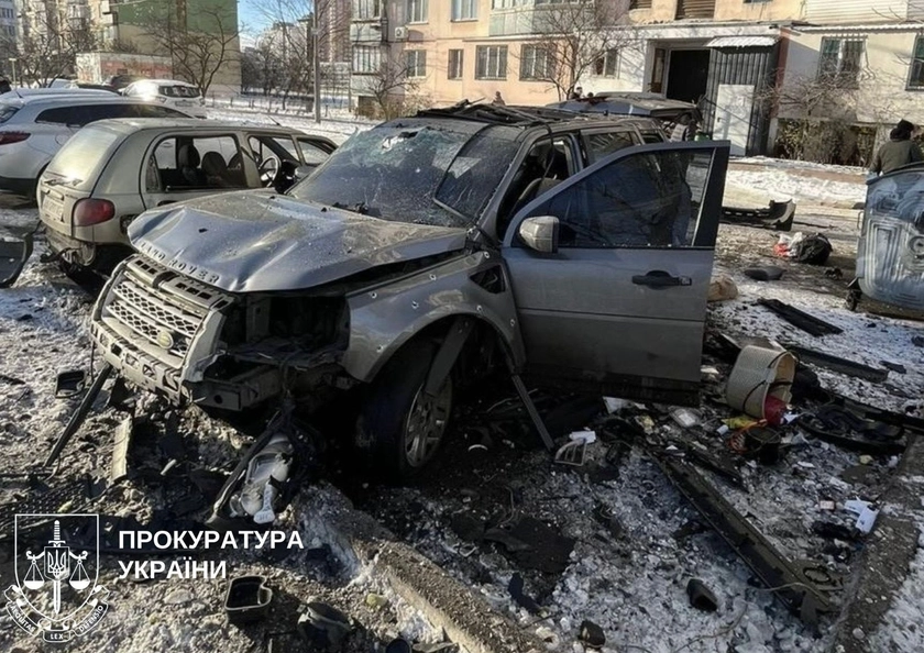 У Києві вибухнула автівка, постраждав військовий