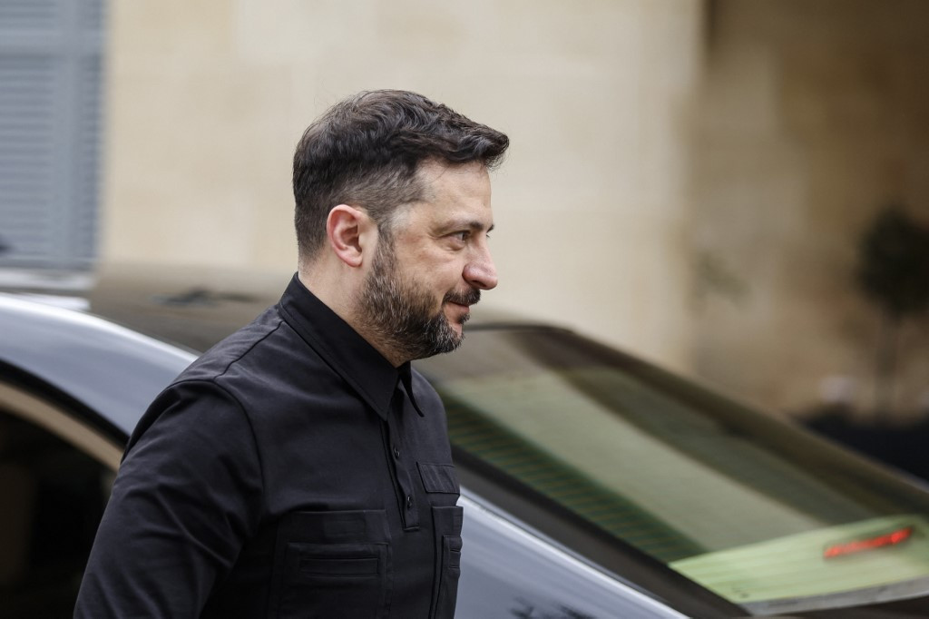 Zelensky Hopes For Security Guarantees Plan in Looming US Talks