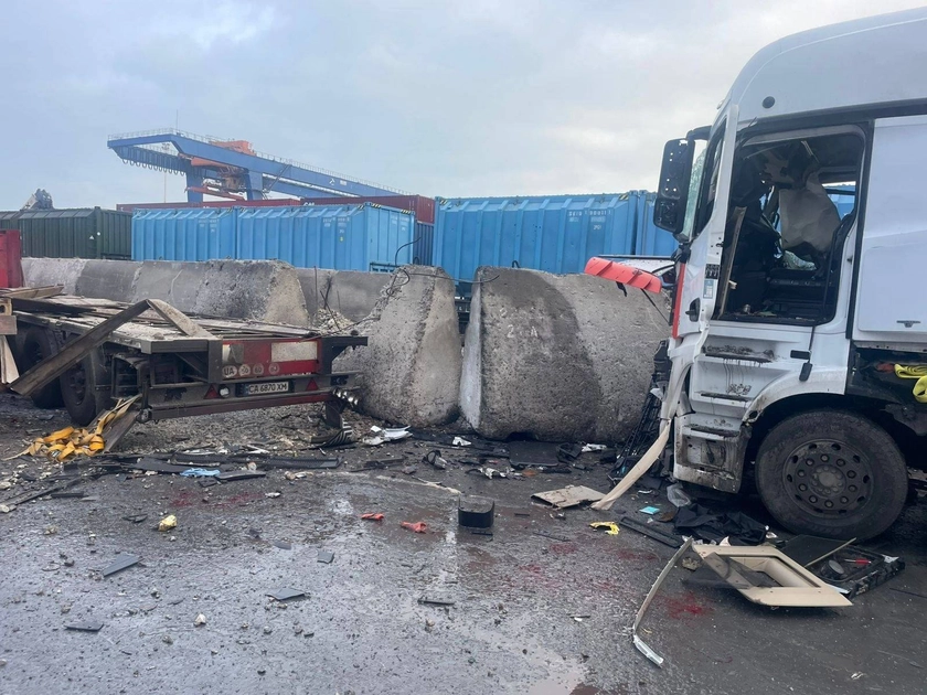 Russia Strikes Odesa Ports and Zelensky’s Hometown Kryvyi Rih, Killing 1