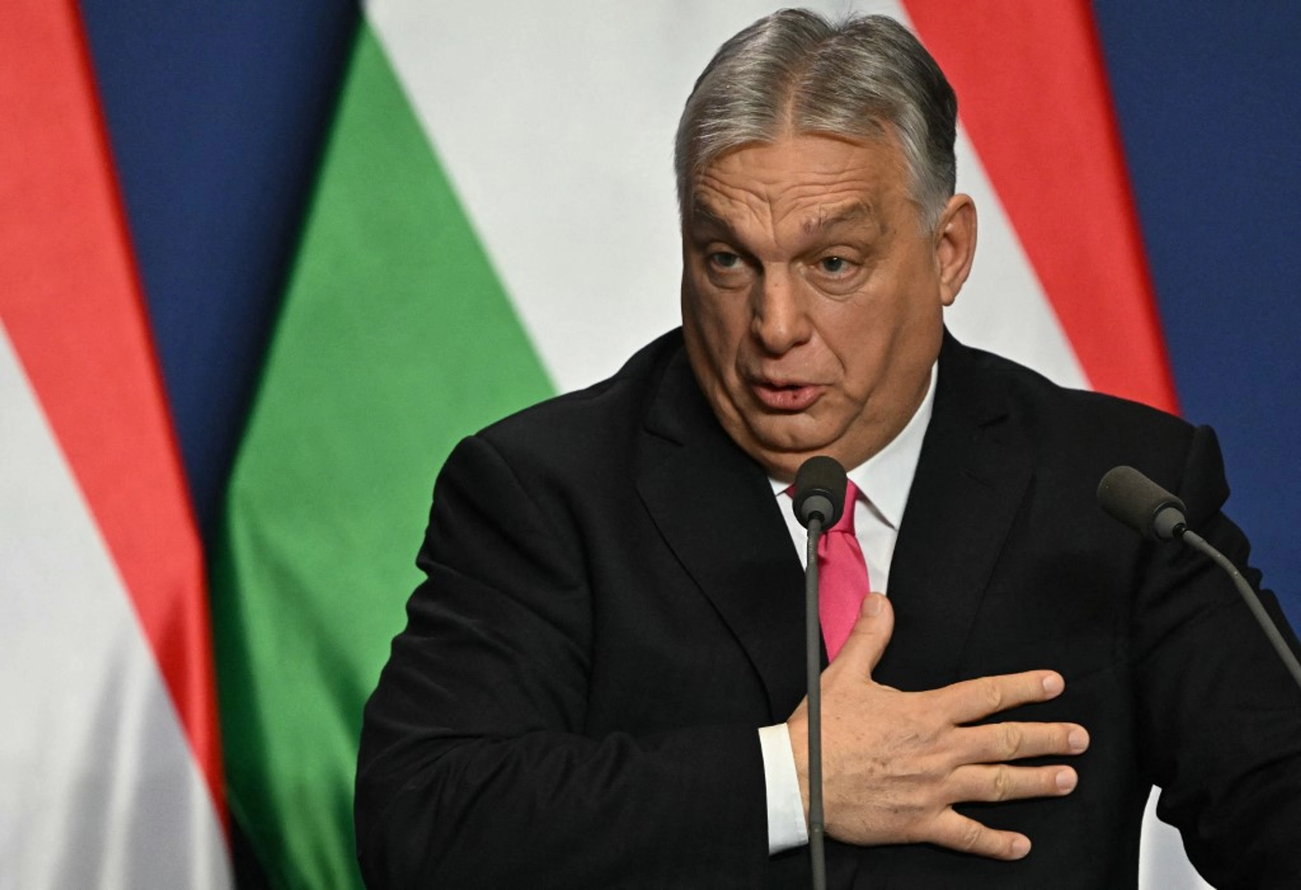 Орбан лякає пенсіонерів скасуванням виплат через допомогу ЄС Україні