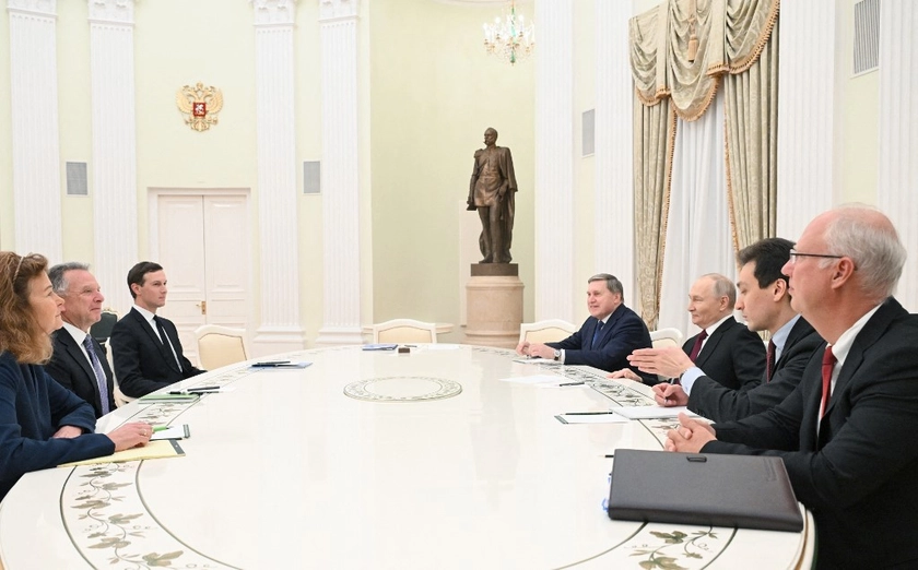 Кушнер і Віткофф зустрілися з посланцем Путіна Дмитрієвим у Парижі