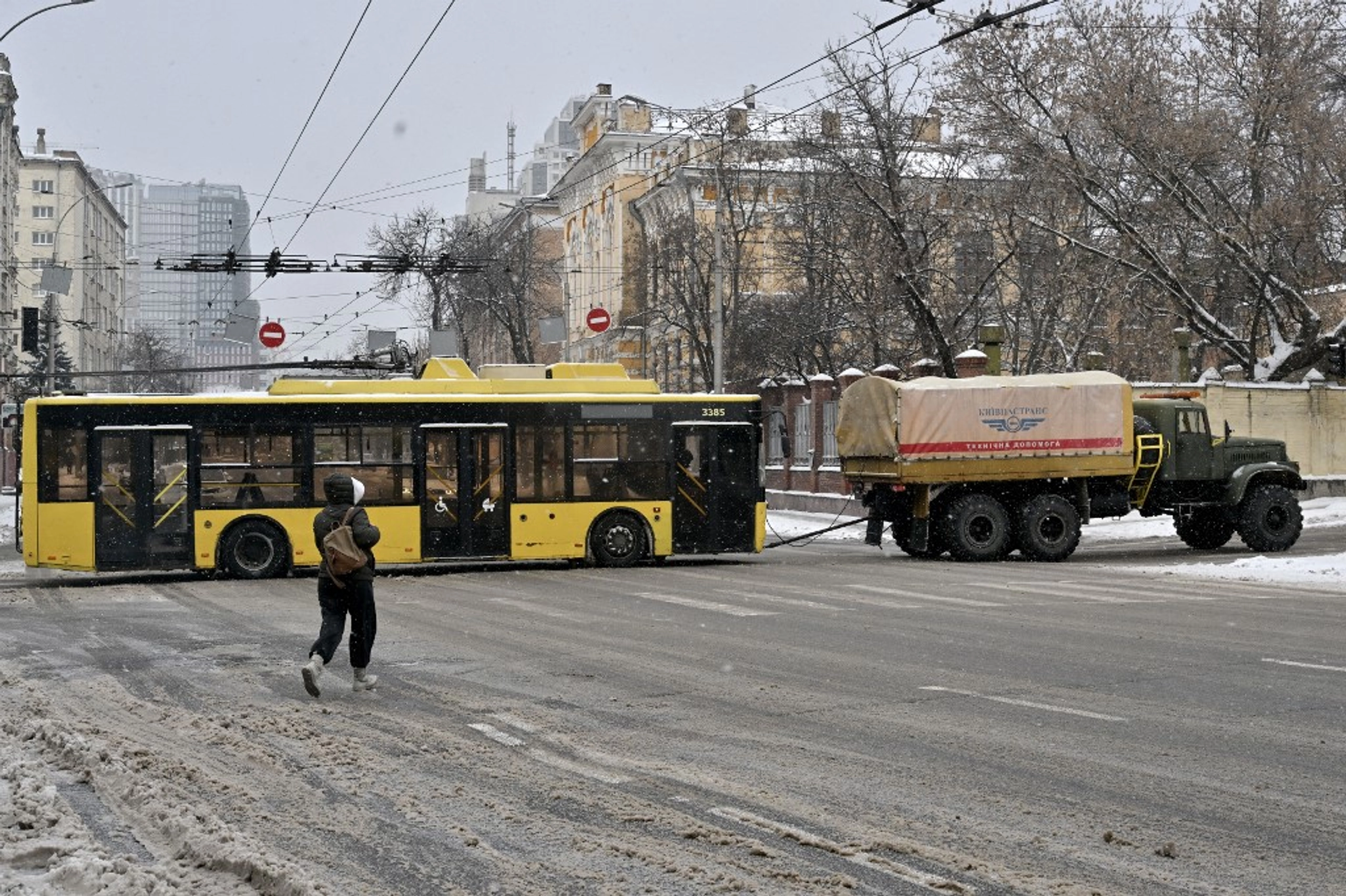Ukraine Warns of Unprecedented Energy Crisis as Kyiv Loses Heat