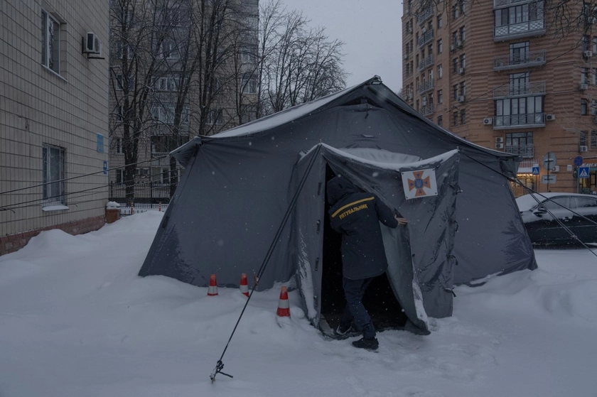 Emergency Power Outages Halt Heat, Water, and Transport Across Kyiv