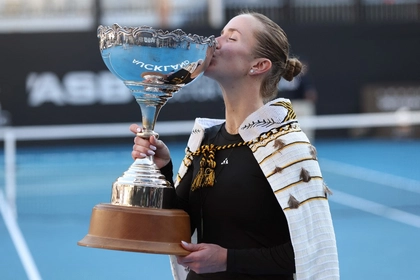 Svitolina Powers to Auckland Title