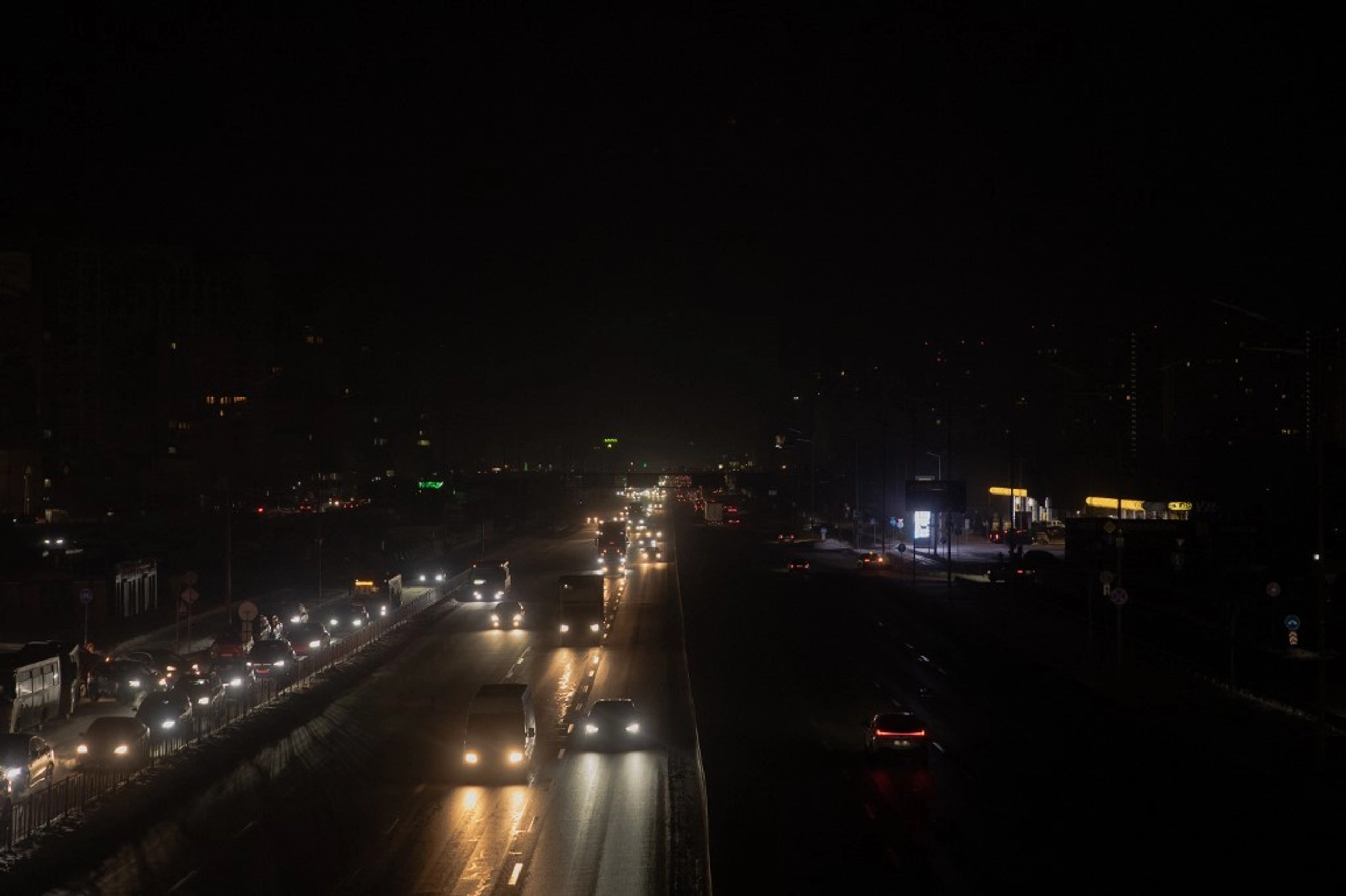More Than 1 Million in Kyiv Without Power After Russian Strikes, Zelensky Says