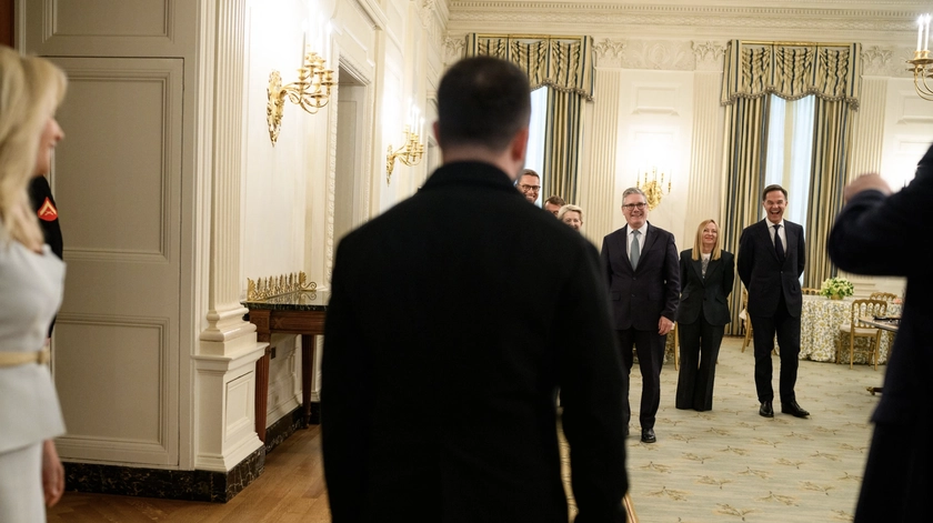 Європа в пастці: ЄС боїться Росії, але більше не довіряє США