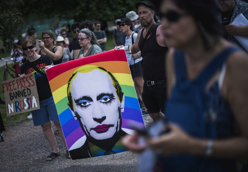 ‘LGBT Propaganda’: Russian Fined Over Iconic Pic of Queen Band in Drag