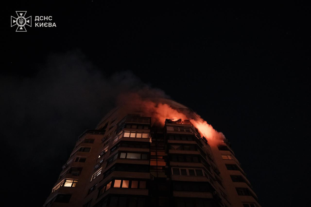 Russia Bombards Ukraine, Damaging Energy, Leaving Thousands Without Heat in Freezing Cold