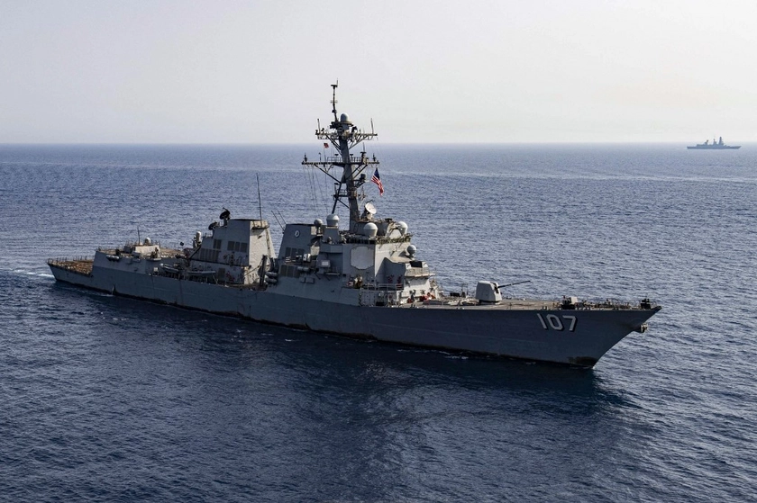 US Navy Laser Weapon Takes Down Four Drones in HELIOS Test