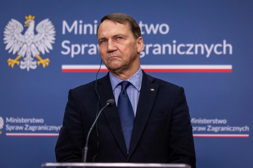 Польща веде переговори з Україною через підрозділ імені “Героїв УПА”, - Сікорський