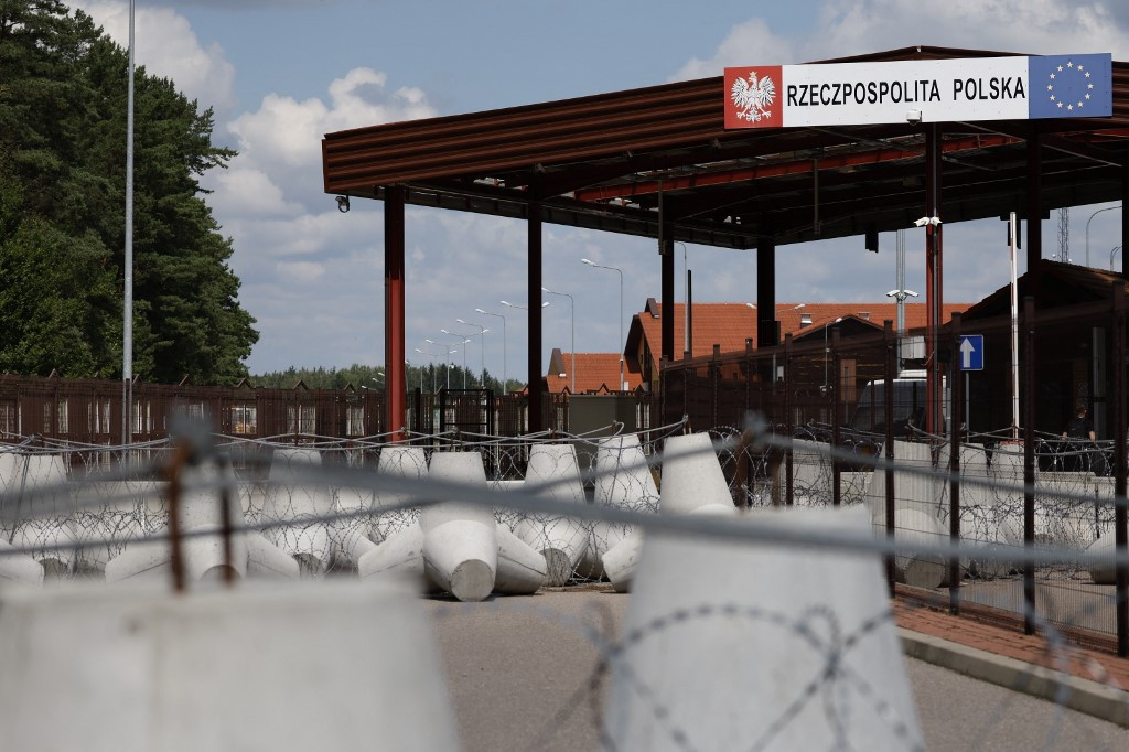 Russia Strikes Ukrainian Energy Facility 3 Miles From Poland