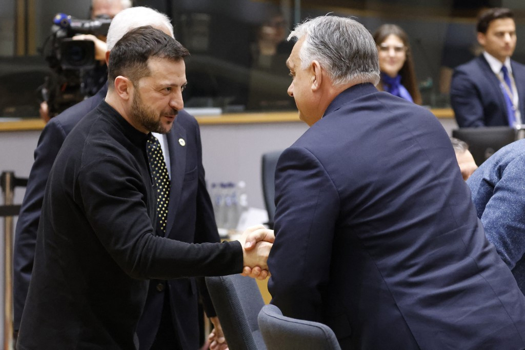 Zelensky Pokes Fun at Orban’s ‘Belly’ at Munich