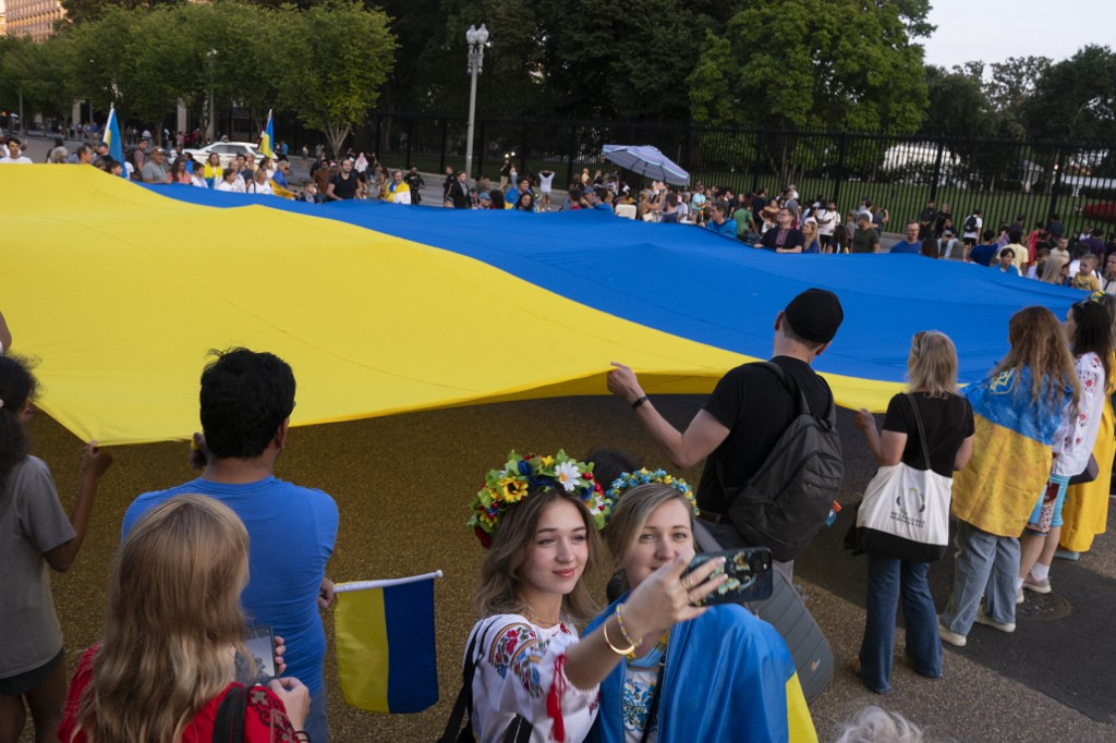 OPINION: How Grassroots Support Has Kept Ukraine’s Resistance Going During the War