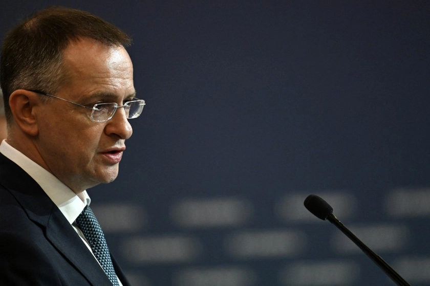 Швейцарія гарантує безпеку перельоту делегації РФ на чолі з Мединським