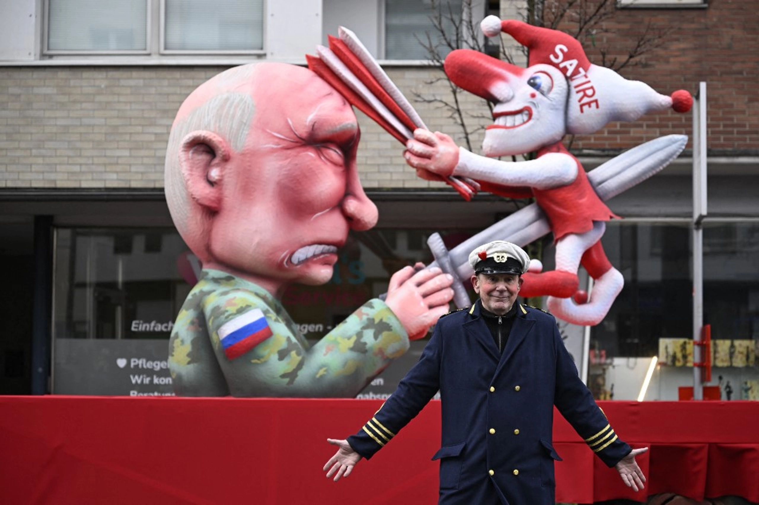 German Carnival Revellers Take Swipes at Putin, Trump, Epstein
