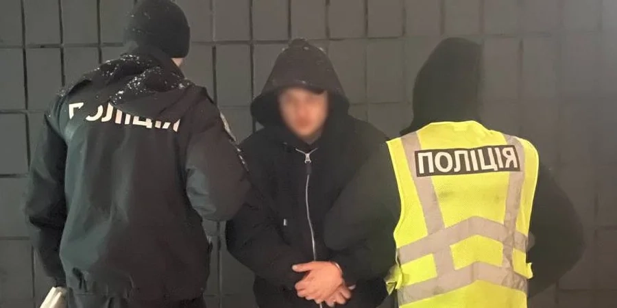 У Києві затримали чоловіка, який підпалив сім автомобілів на замовлення