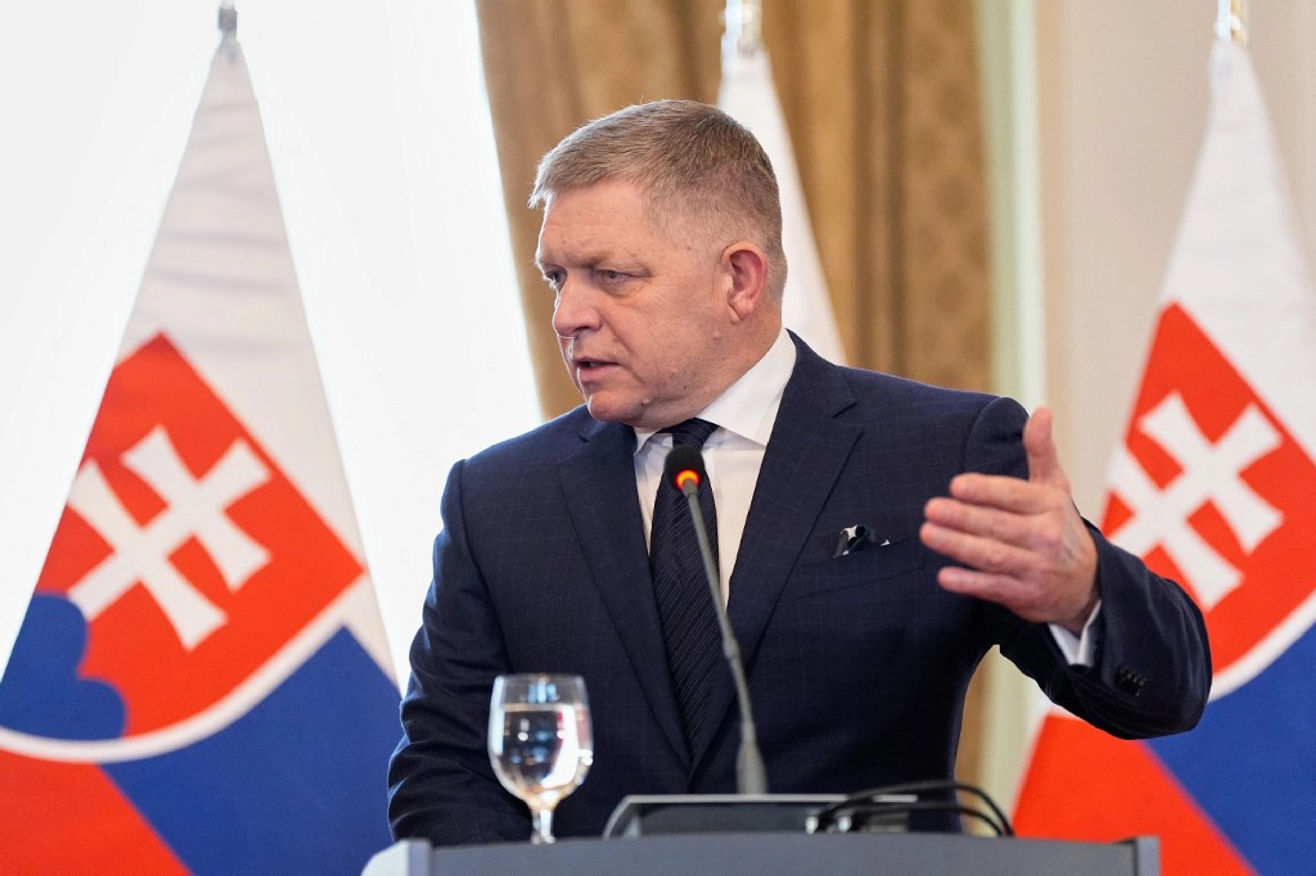 Slovak Government Backs Ending Emergency Electricity Supplies to Ukraine