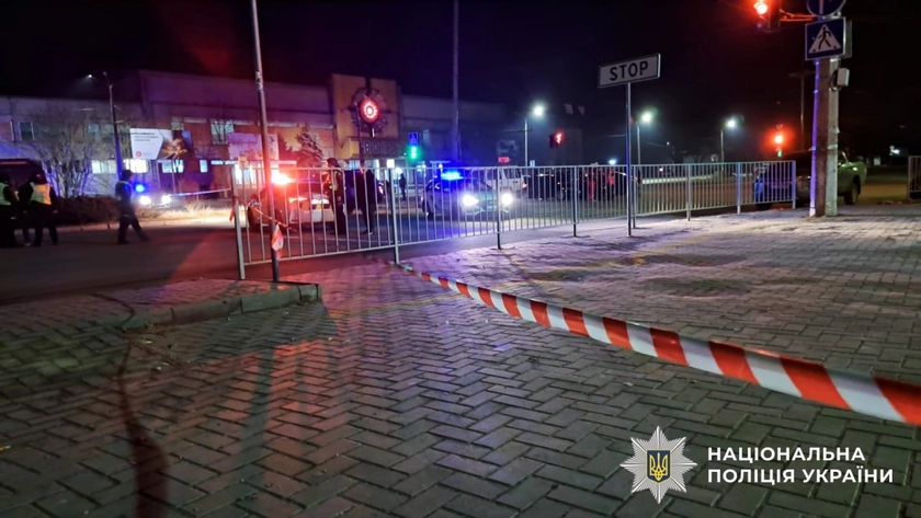 Атаки на поліцію в Миколаєві та Дніпрі — семеро поранених