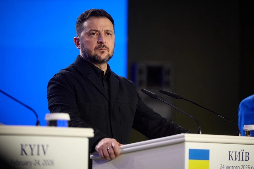 Zelensky Receives Standing Ovation After Address to European Parliament on War Anniversary