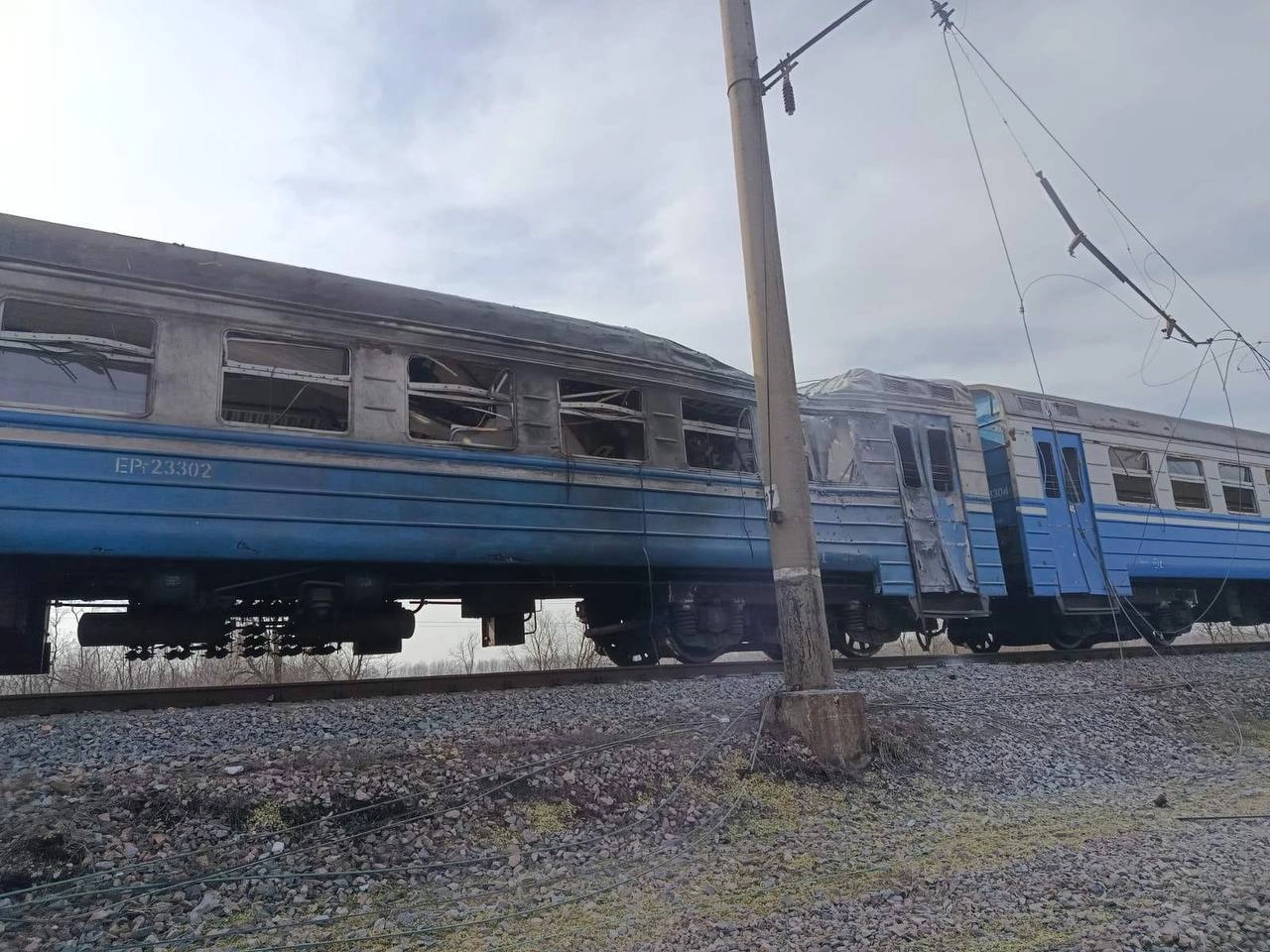 1 Killed, 7 Wounded After Drone Hits Moving Train in Dnipropetrovsk Region