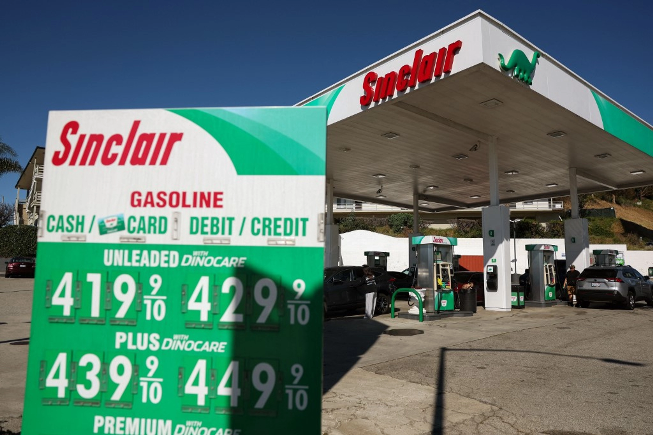 Mideast War Risks Sending Global Economy Into Stagflation